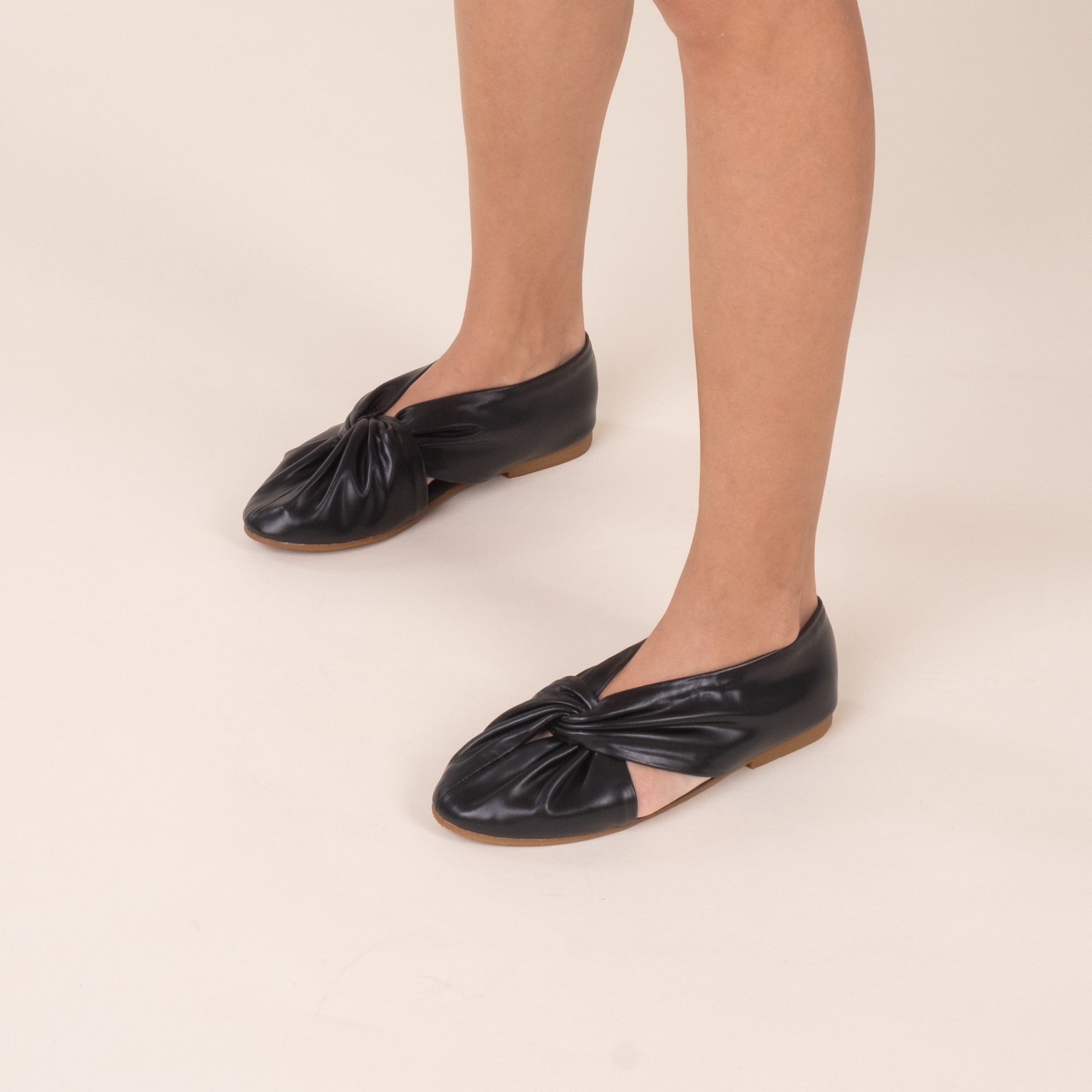 Knotted Flats